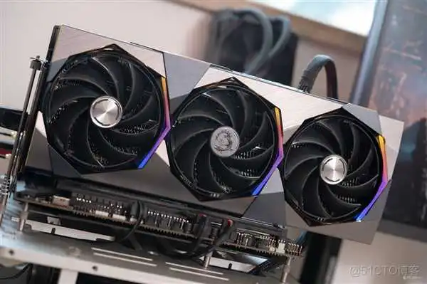 带你认识PCIe插槽!除了插显卡它还能插什么 带你认识PCIe插槽!除了插显卡它还能插什么_固态硬盘_02