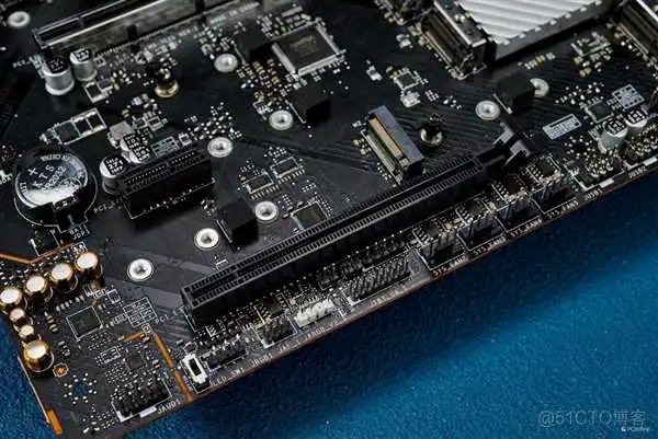 带你认识PCIe插槽!除了插显卡它还能插什么 带你认识PCIe插槽!除了插显卡它还能插什么_固态硬盘_09
