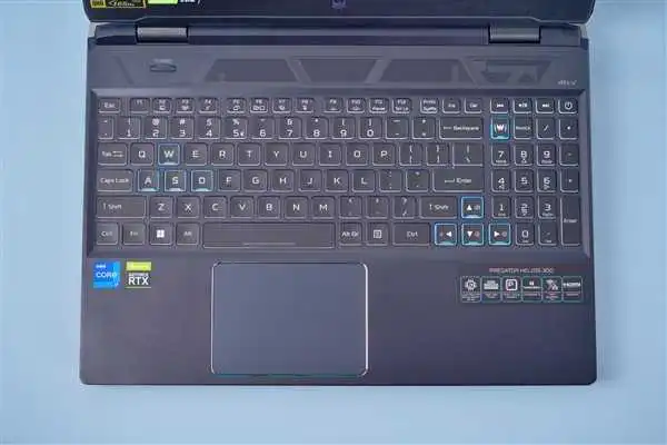 标压12代i7+满血RTX 3060 宏碁掠夺者战斧300游戏本图赏