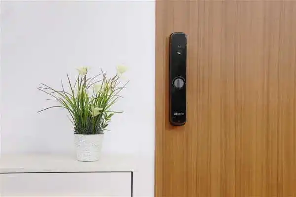 首发2299元 萤石北斗星视频锁DL30V正式发布：配2K高清摄像头