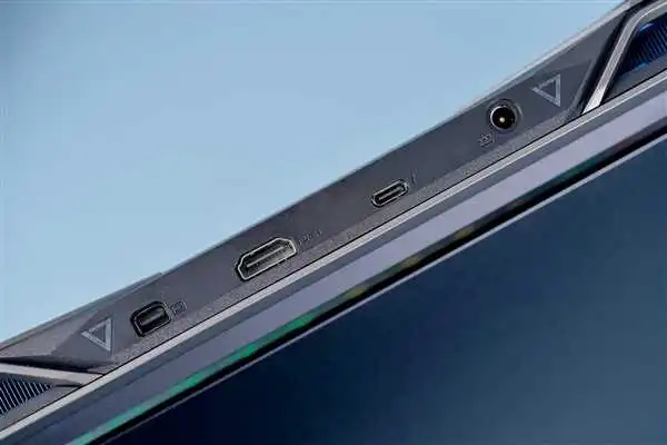 标压12代i7+满血RTX 3060 宏碁掠夺者战斧300游戏本图赏
