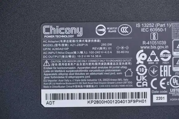 标压12代i7+满血RTX 3060 宏碁掠夺者战斧300游戏本图赏