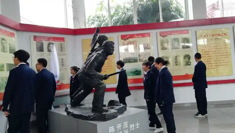 学习烈士事迹.jpg