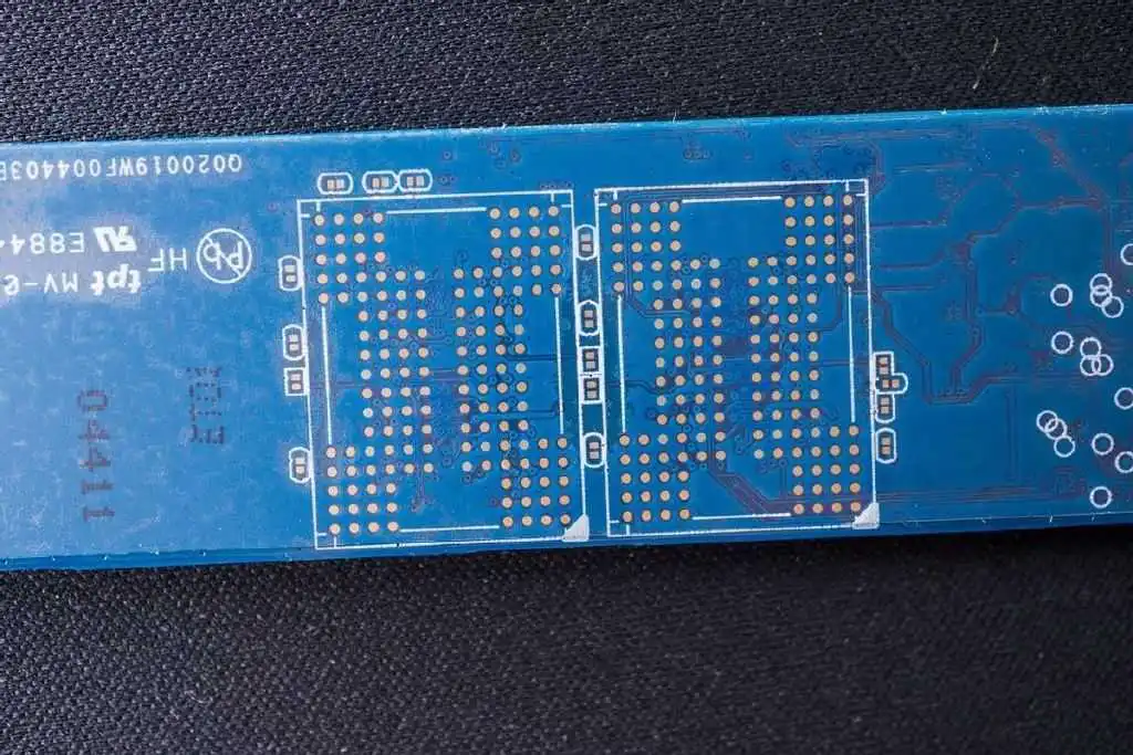 入门PCIe4.0 SSD评测:自带散热马甲、速度双3000MB/s