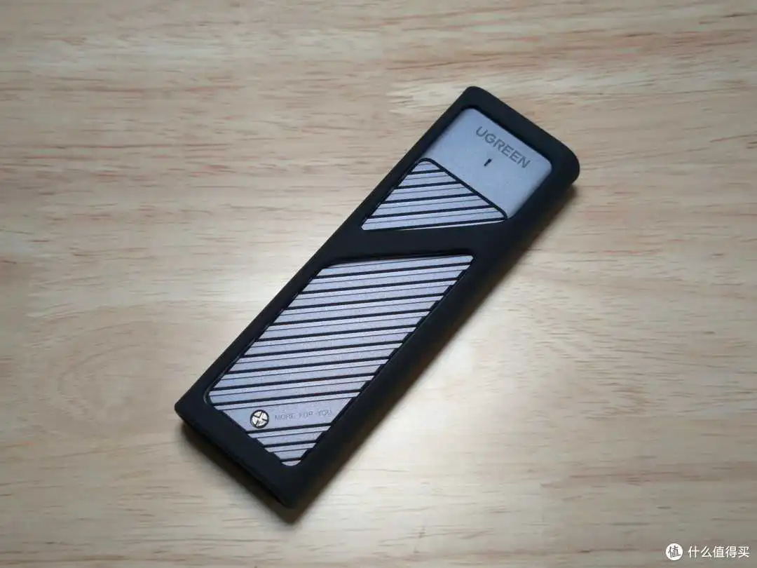 新品评测：绿联最新款M.2 NVMe/SATA双协议硬盘盒是否值得EDC？