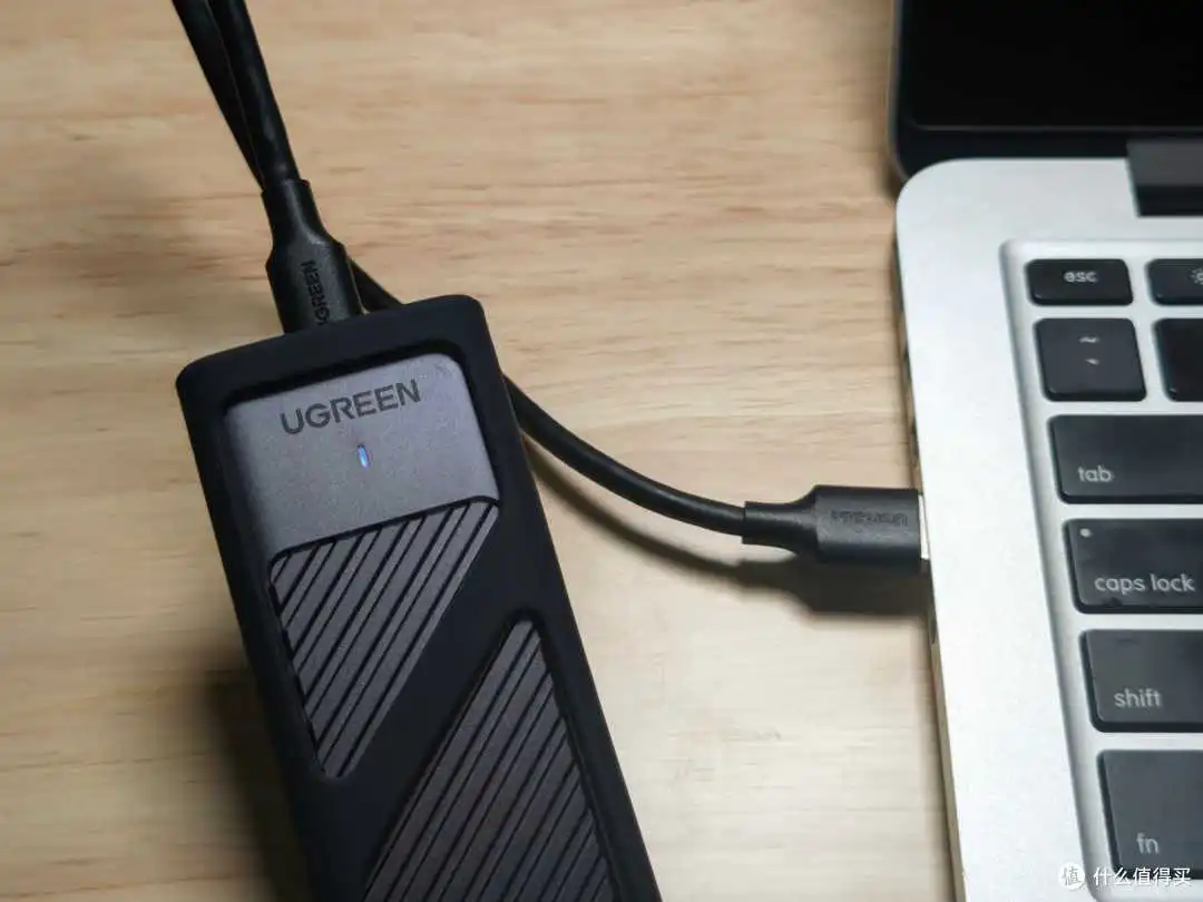 新品评测：绿联最新款M.2 NVMe/SATA双协议硬盘盒是否值得EDC？