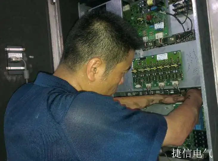 老维修.jpg